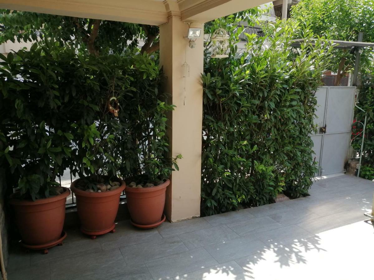 Modern Residence In The Center Of Trikala Exterior foto